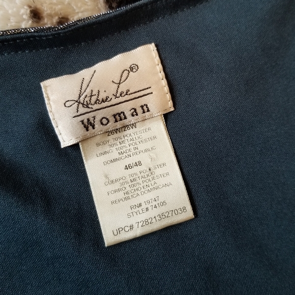 SOLD OUT 💎 Kathie Lee Metallic Blue Blouse 💎 - Picture 9 of 9
